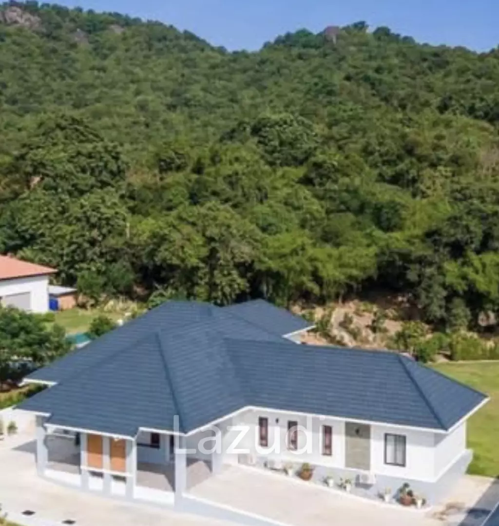 LUXURY VILLA NEAR PINEAPPLE GOLF COURSE : 3 bed stunning 360 mountain views