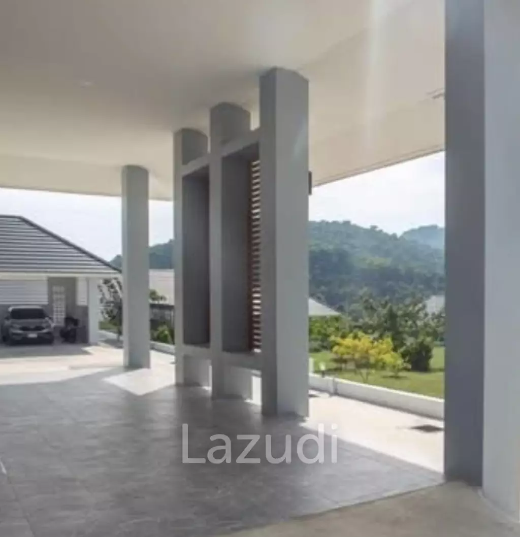 LUXURY VILLA NEAR PINEAPPLE GOLF COURSE : 3 bed stunning 360 mountain views