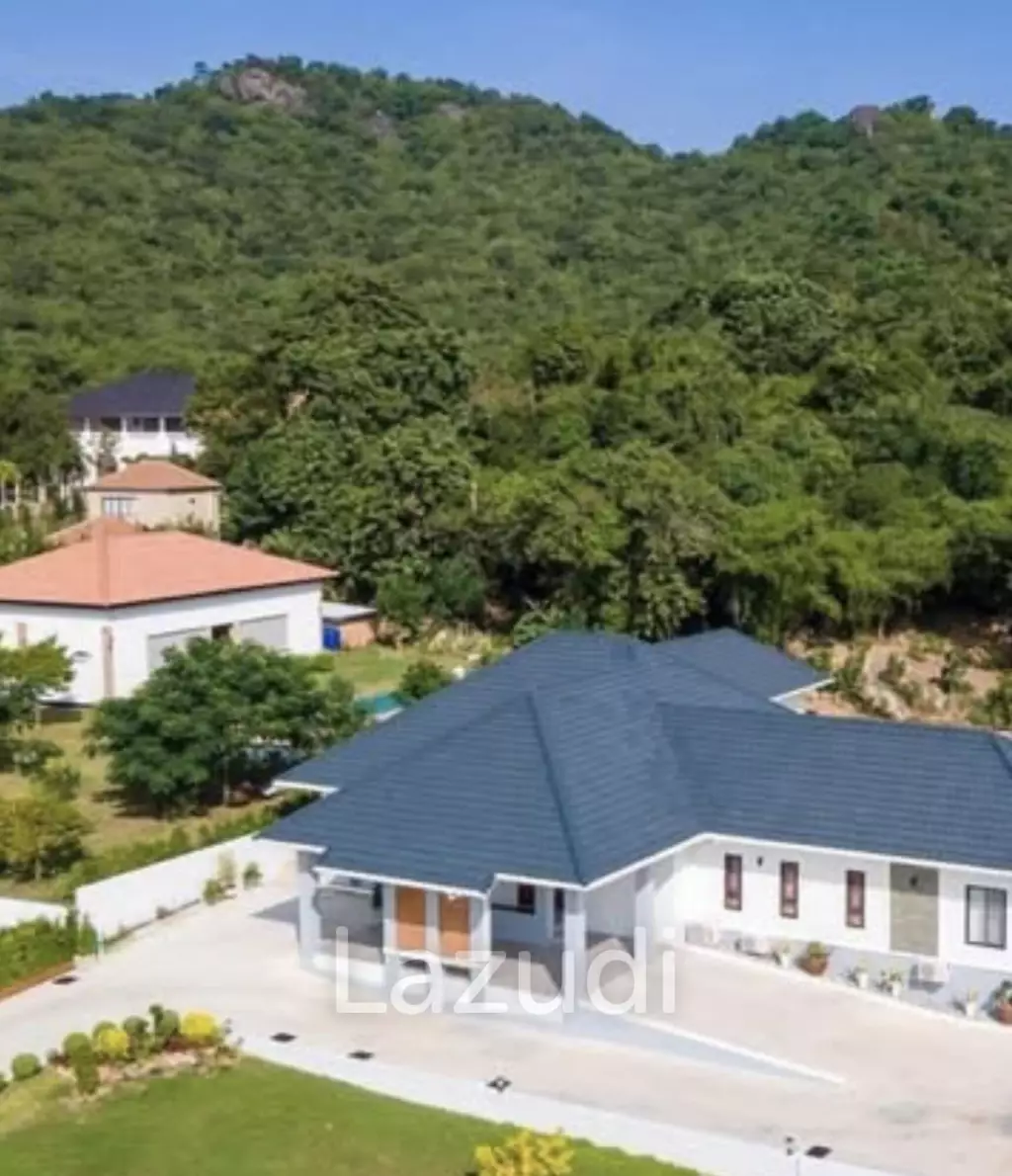 LUXURY VILLA NEAR PINEAPPLE GOLF COURSE : 3 bed stunning 360 mountain views
