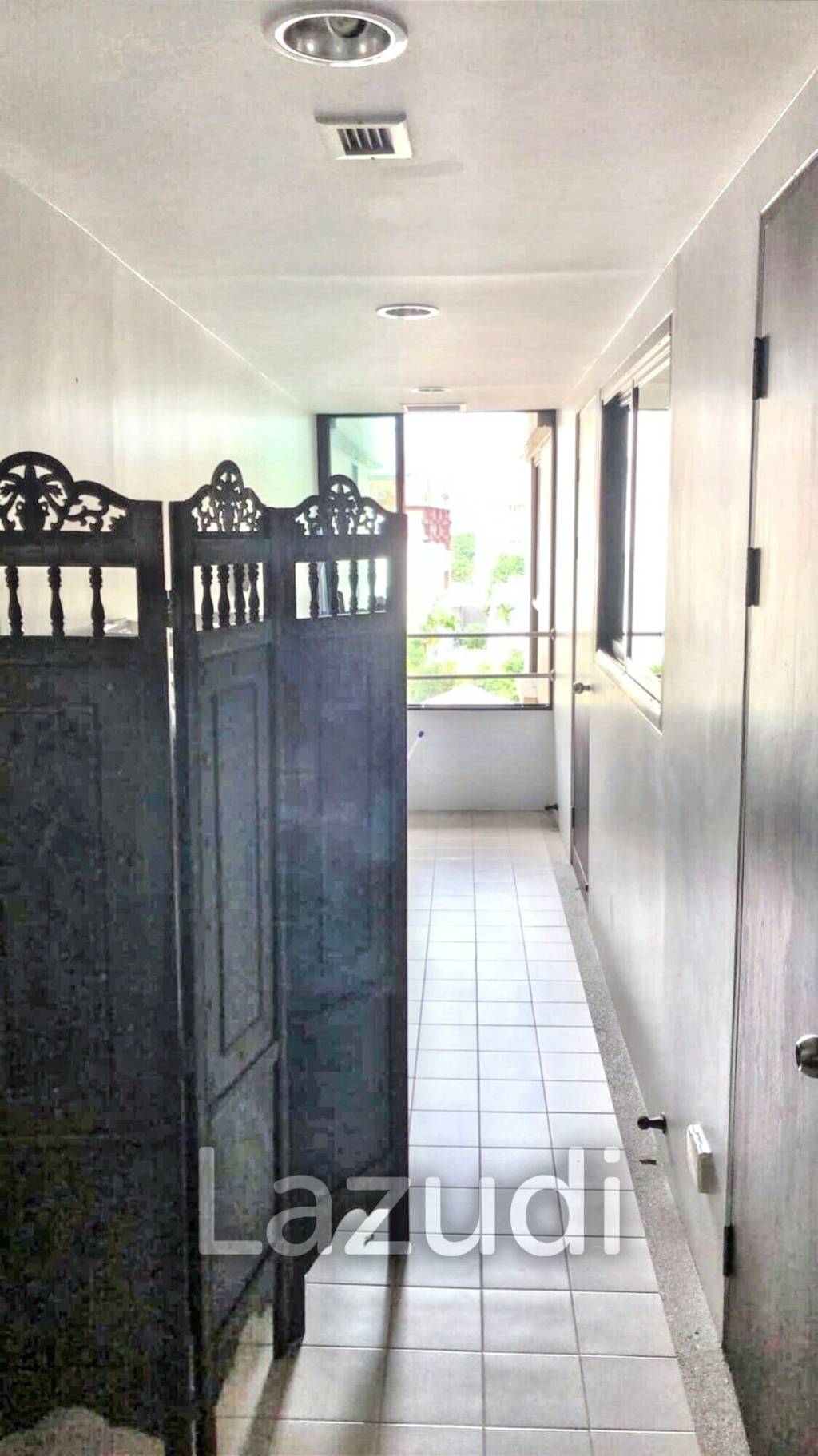 2 Beds 2 Baths  169  SQ.M The lanai Sathorn