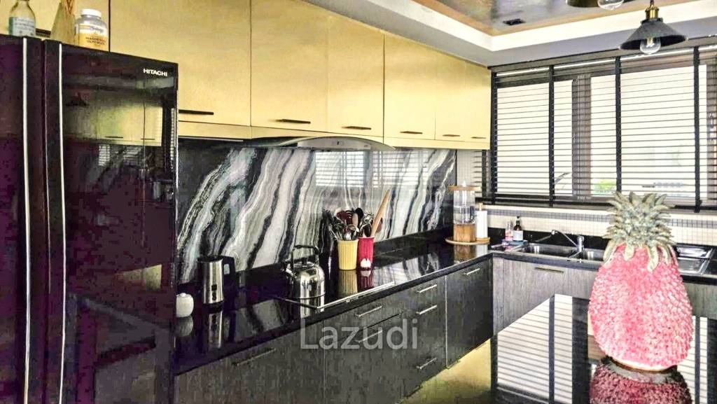 2 Beds 2 Baths  169  SQ.M The lanai Sathorn
