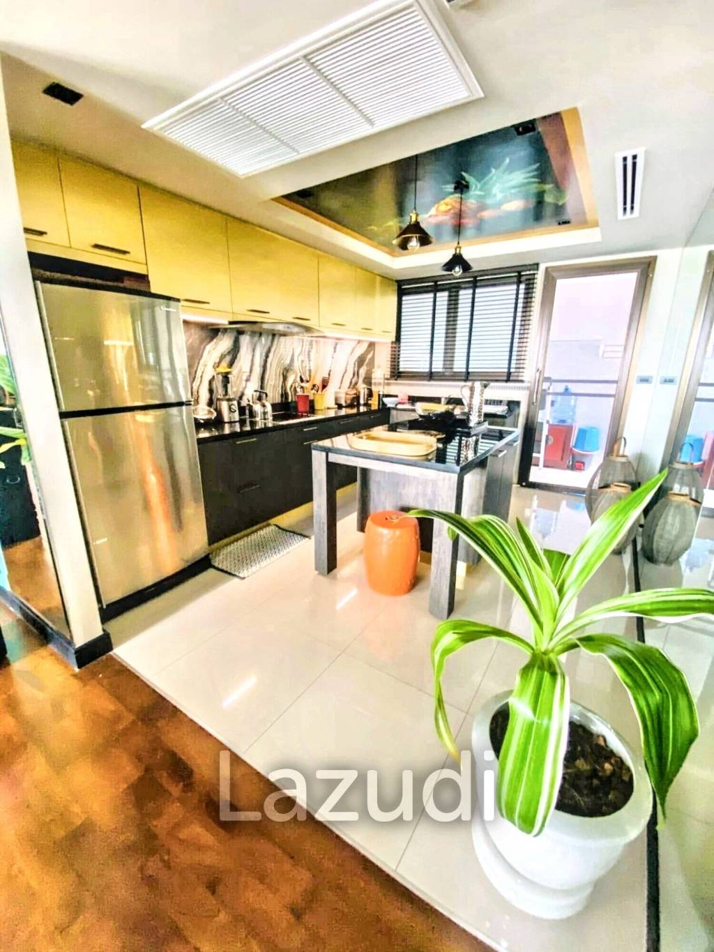 2 Beds 2 Baths  169  SQ.M The lanai Sathorn
