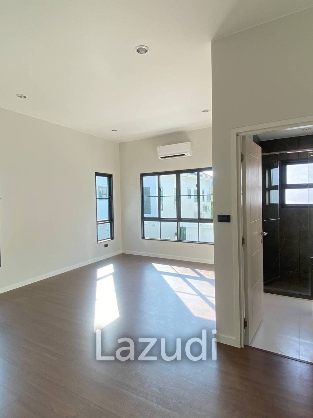 4 Bed 4 Bath 247 SQ.M SETTHASIRI Bangna KM.10