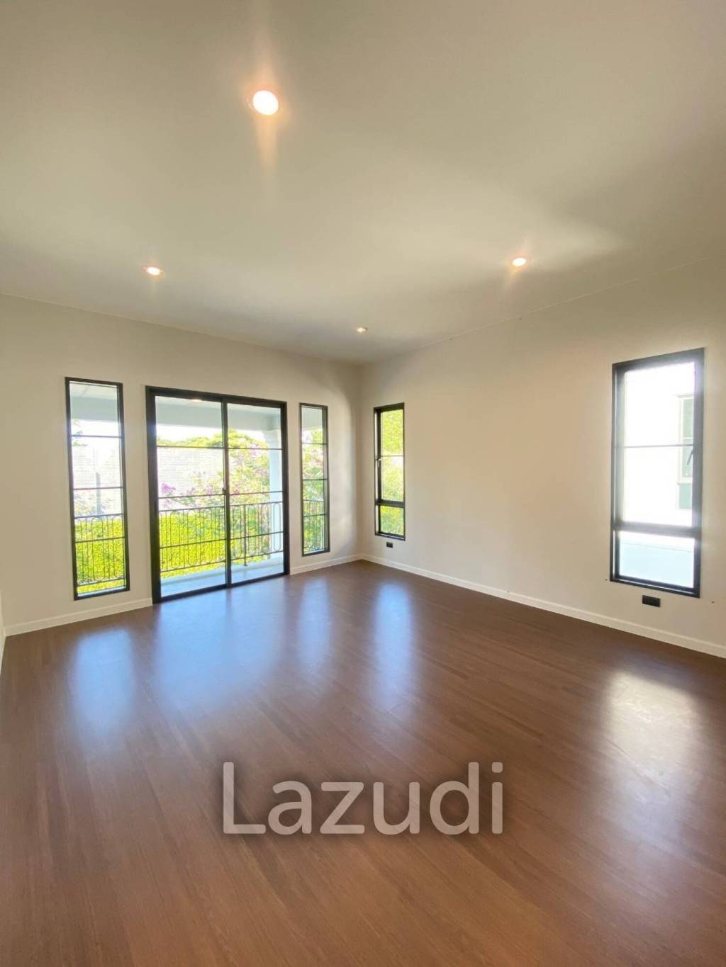 4 Bed 4 Bath 247 SQ.M SETTHASIRI Bangna KM.10