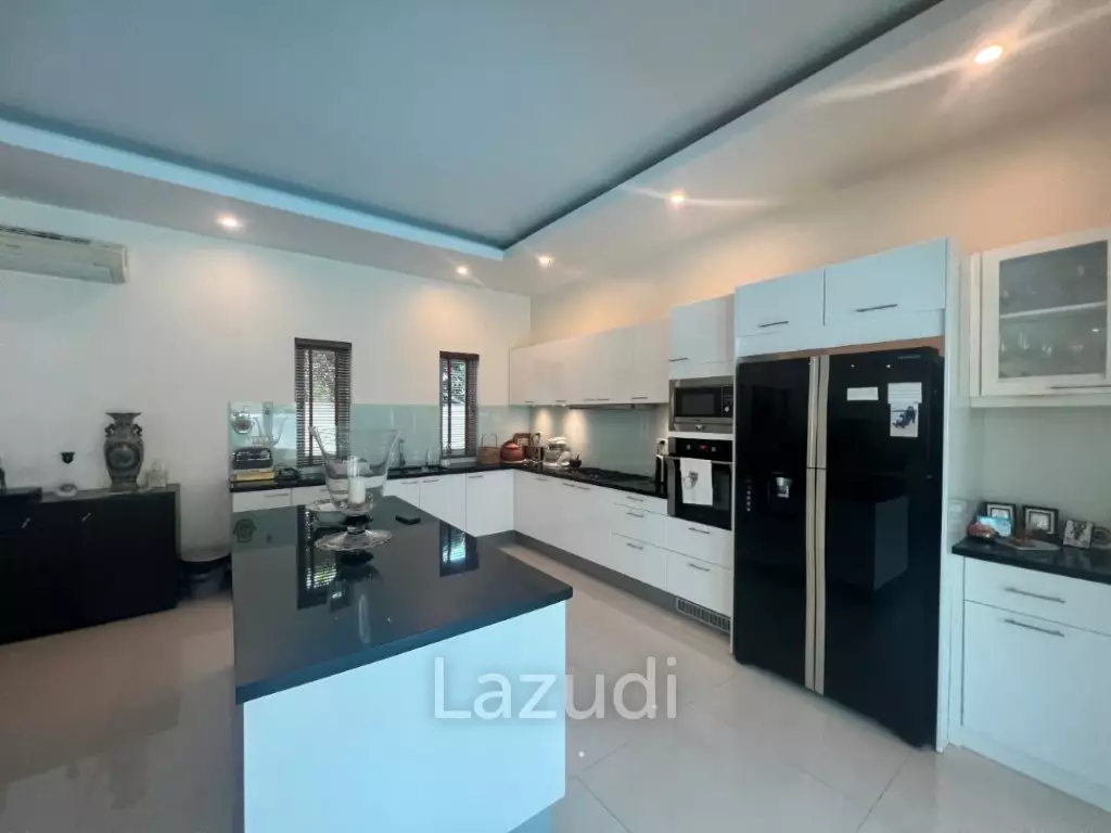 PALM VILLAS : 4 bed modern pool villa