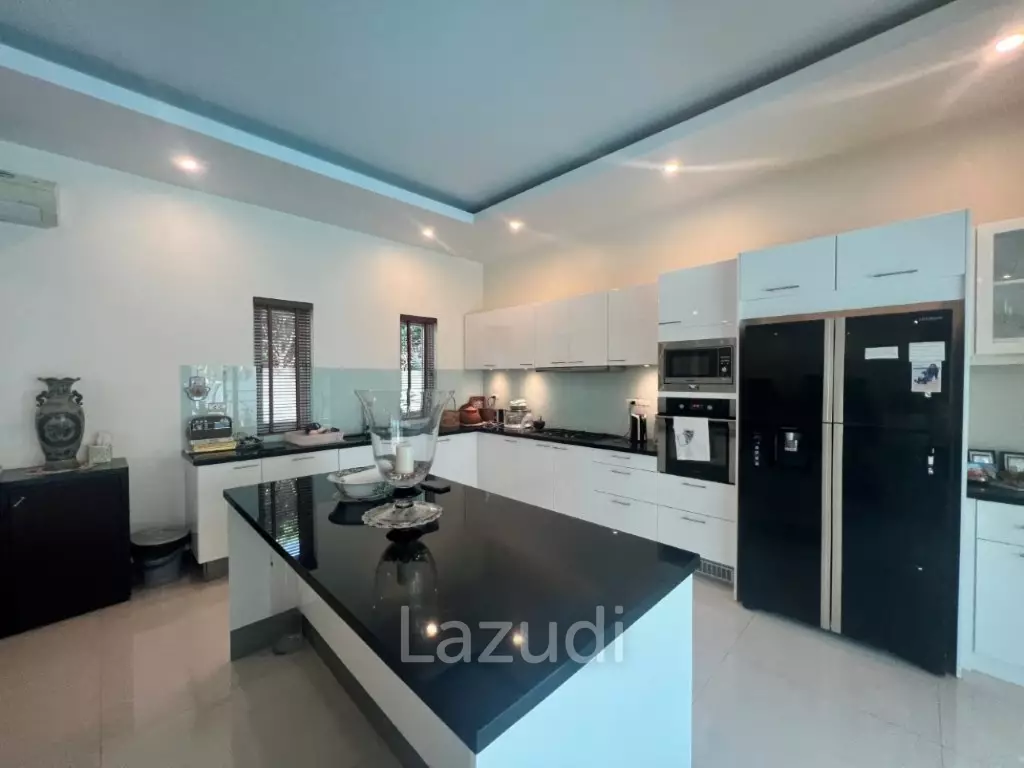 PALM VILLAS : 4 bed modern pool villa