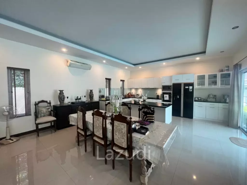 PALM VILLAS : 4 bed modern pool villa