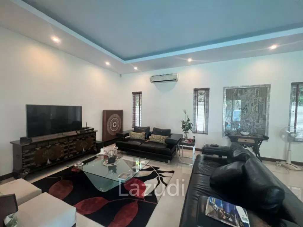 PALM VILLAS : 4 bed modern pool villa