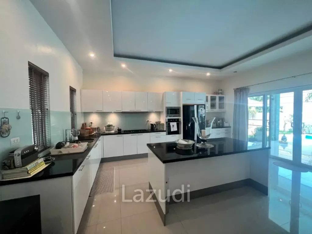 PALM VILLAS : 4 bed modern pool villa