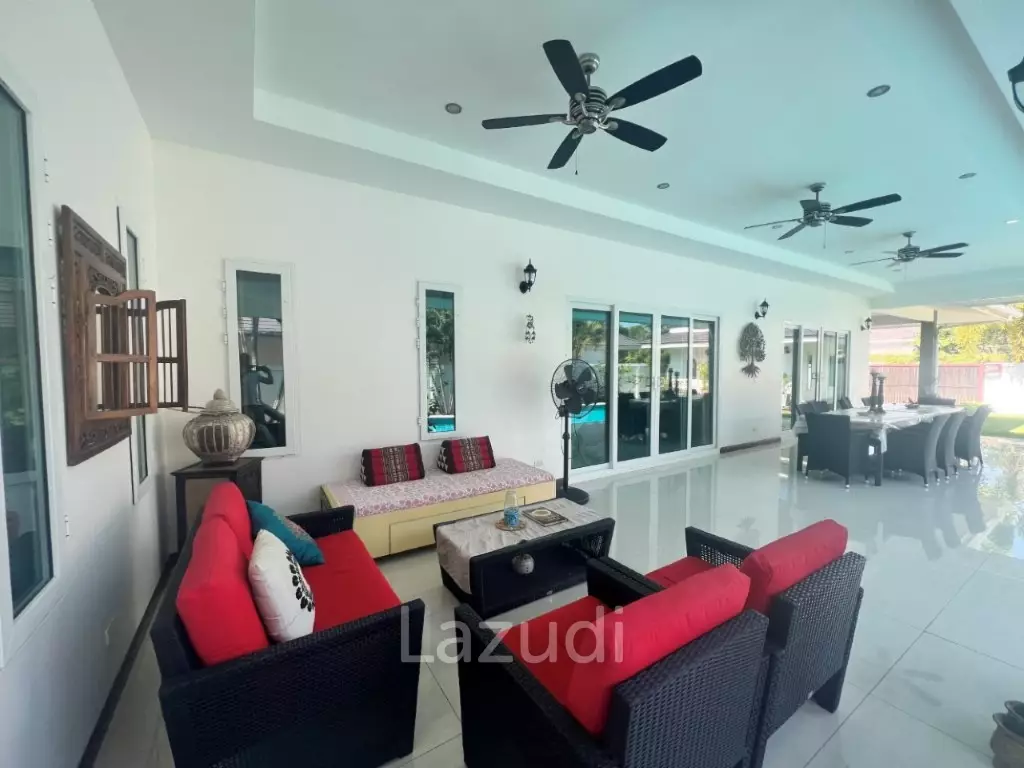 PALM VILLAS : 4 bed modern pool villa