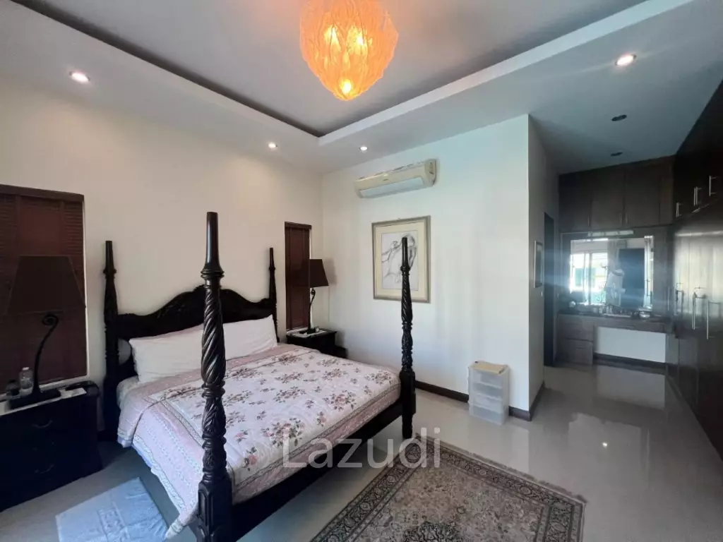 PALM VILLAS : 4 bed modern pool villa