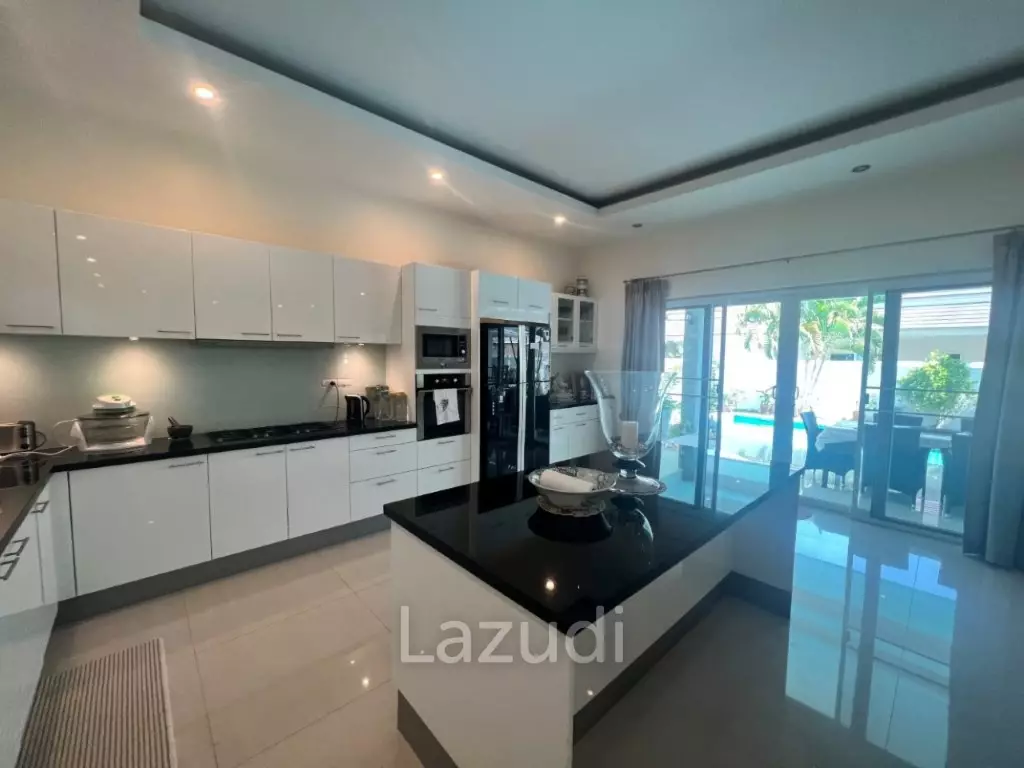 PALM VILLAS : 4 bed modern pool villa