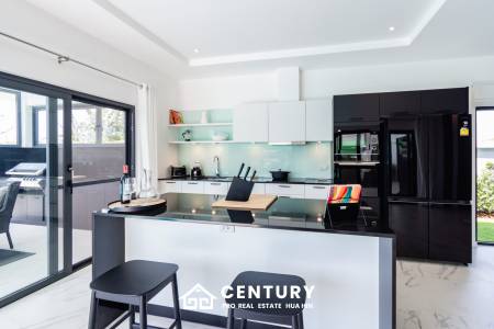 248 sqm modern pool villa in Thap Tai Hua Hin – Mali Lotus Executive