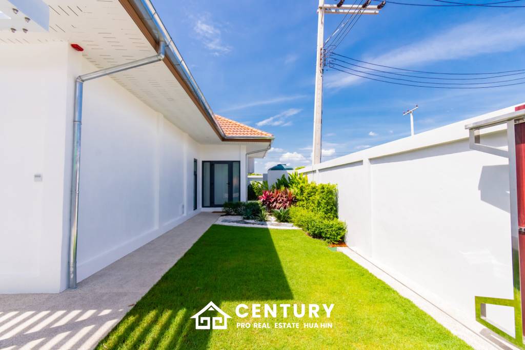 248 sqm modern pool villa in Thap Tai Hua Hin – Mali Lotus Executive