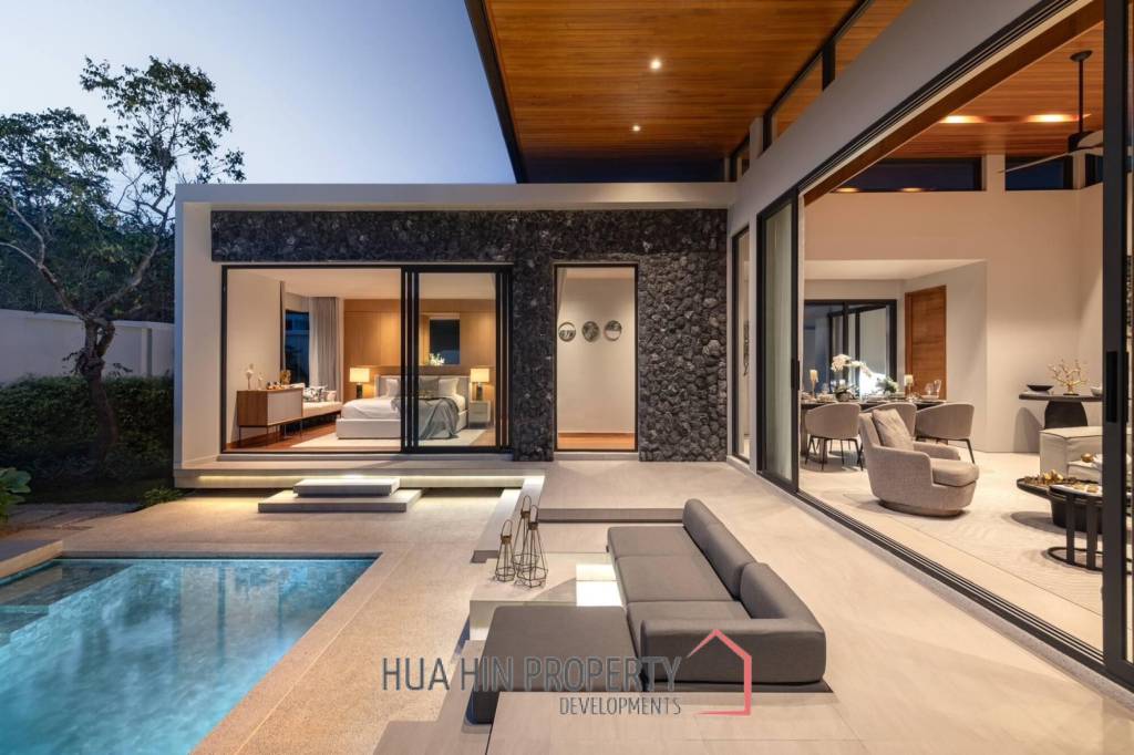 4 Bedroom-Luxury Villa with Pool in Botanica Hua Hin