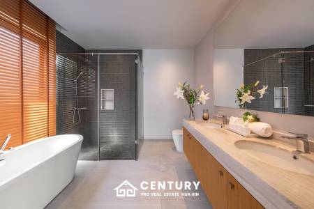 4 Bedroom-Luxury Villa with Pool in Botanica Hua Hin