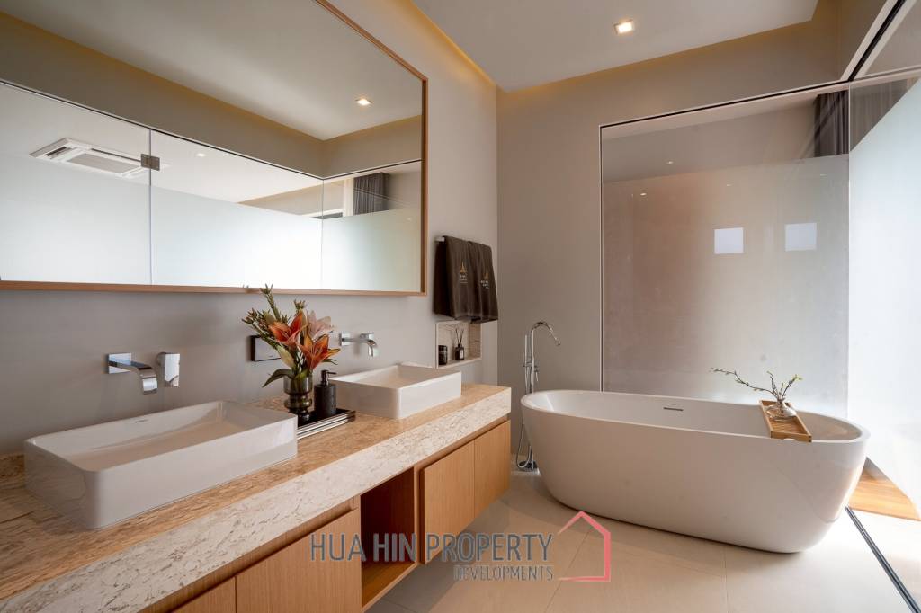 3 Bedroom-Luxury Villa with Pool in Botanica Hua Hin