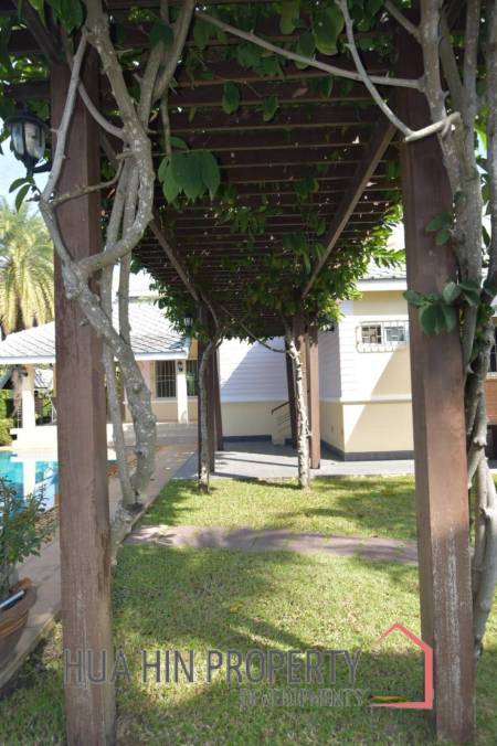 PLUMERIA VILLAGE HUA HIN  : 4 bed near town and beach