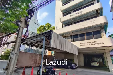Whole Office Building for sale in Rama 9 soi 43 (facing main road)