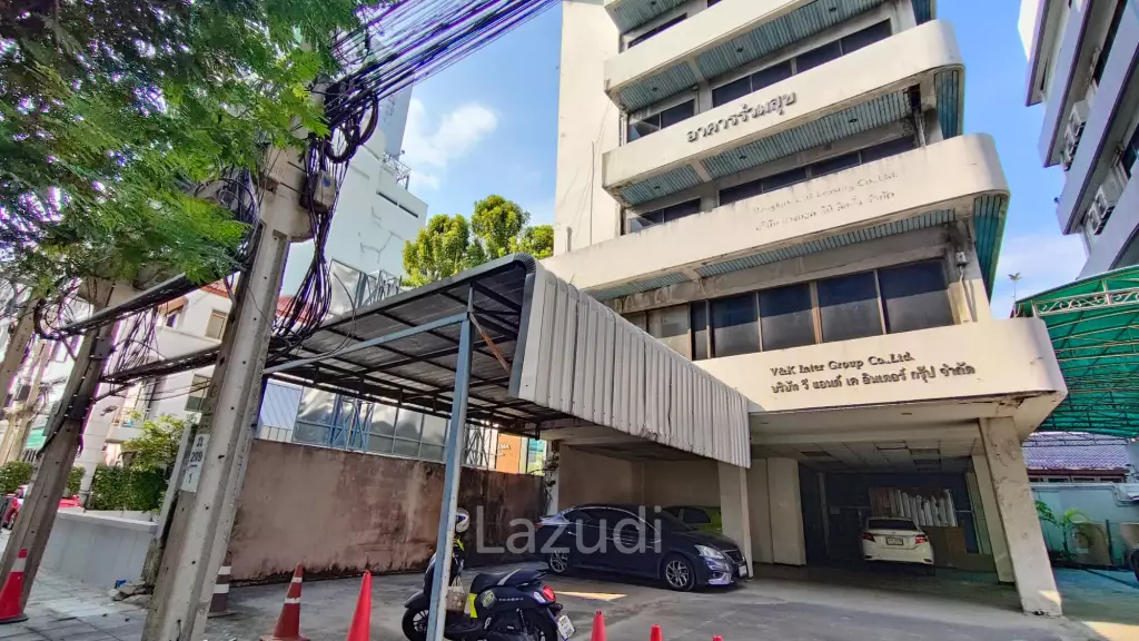 Whole Office Building for sale in Rama 9 soi 43 (facing main road)
