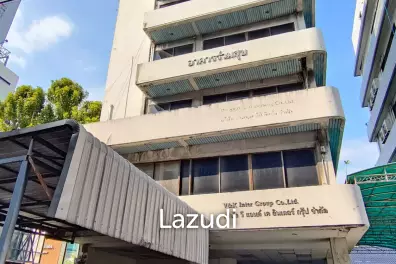 Whole Office Building for sale in Rama 9 soi 43 (facing main road)