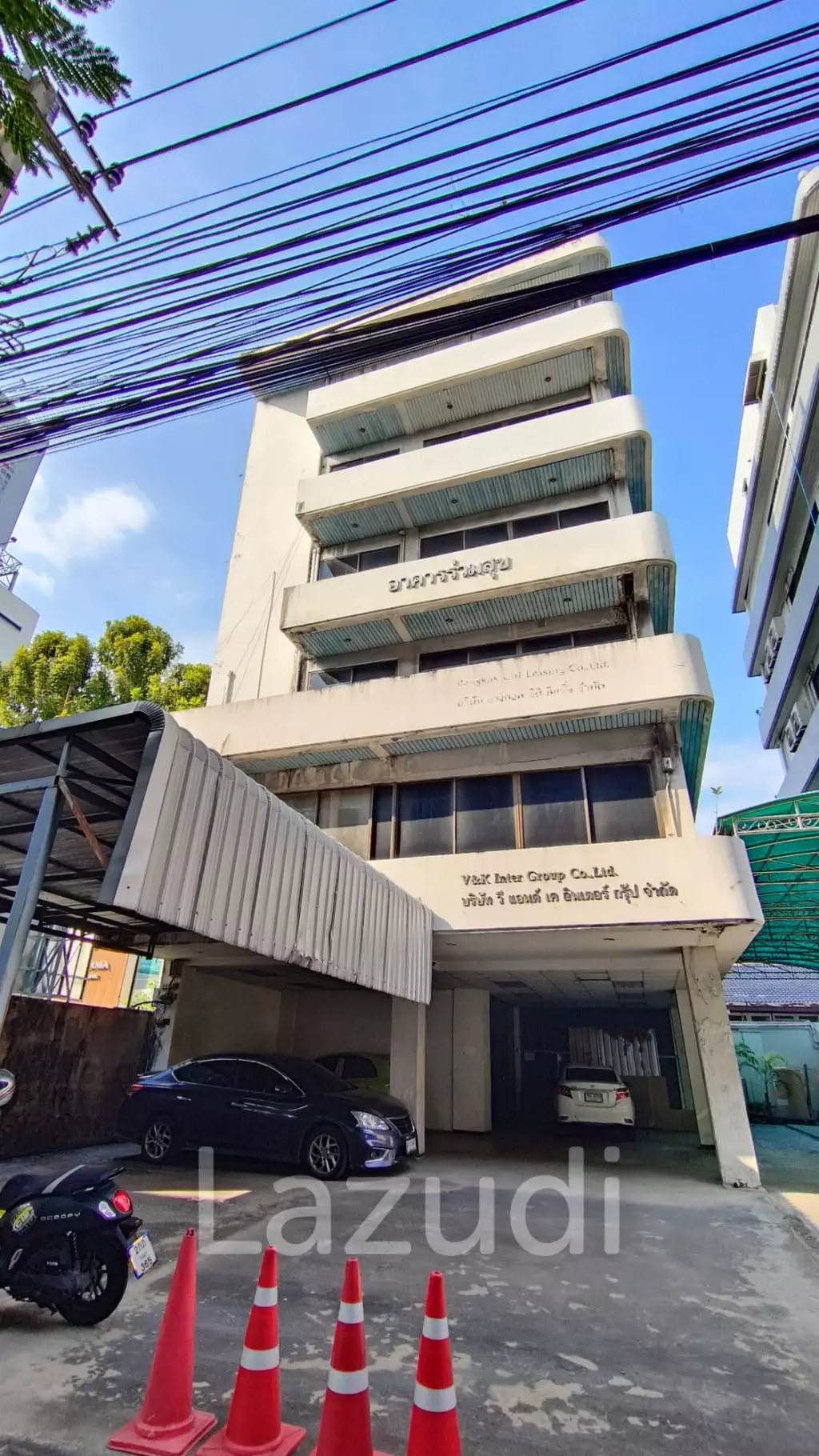 Whole Office Building for sale in Rama 9 soi 43 (facing main road)