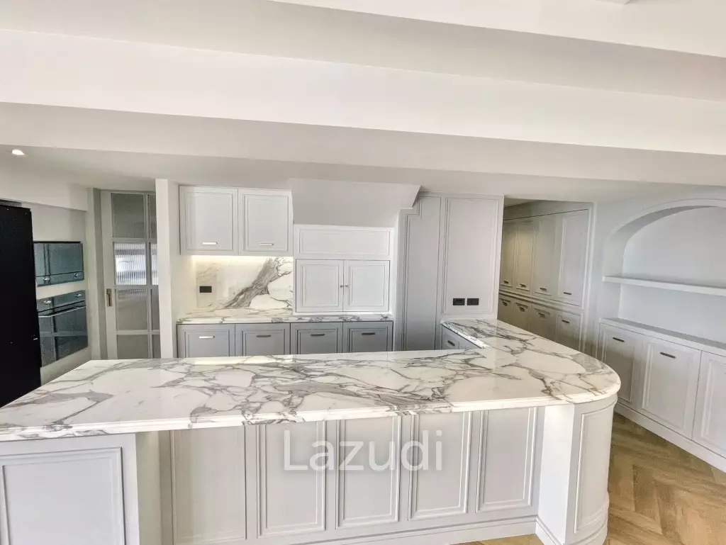3 Bedroom 3 Bathroom  260  SQ.M  Icon II