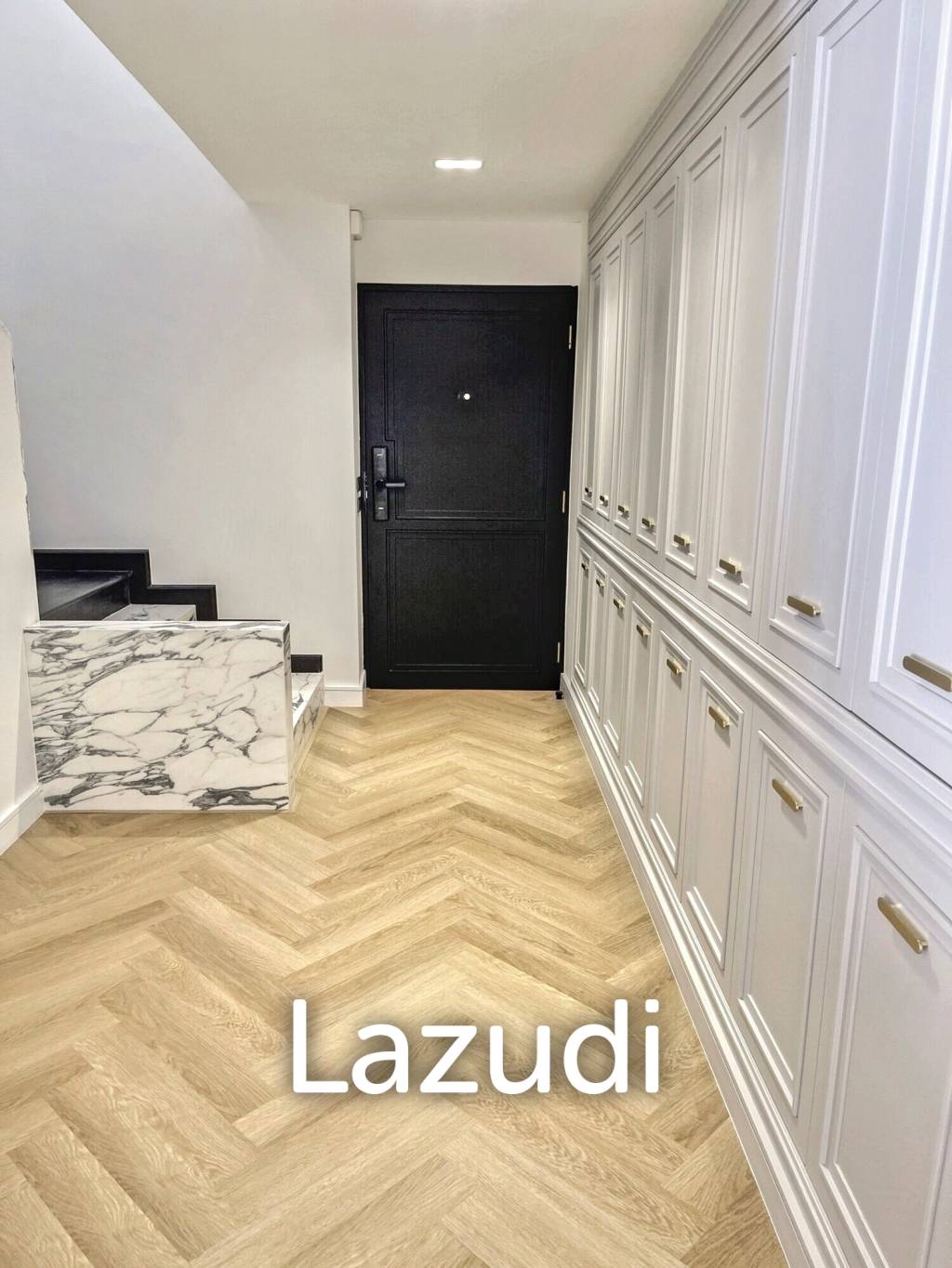 3 Bedroom 3 Bathroom  260  SQ.M  Icon II