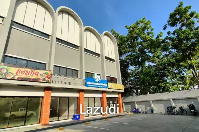 Shophouse for rent in town in town (4 units)