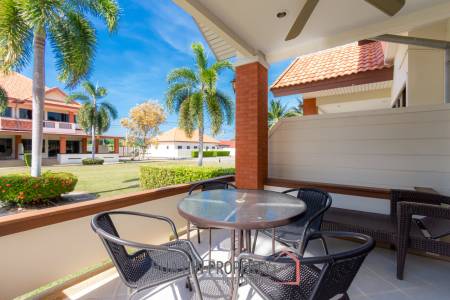 Beautiful 2 bed Townhouse in Resort close to downtown