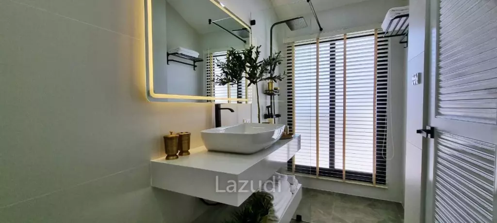 5 Bedrooms 6 Bathrooms 200 SQ.M. Srisuk Villa