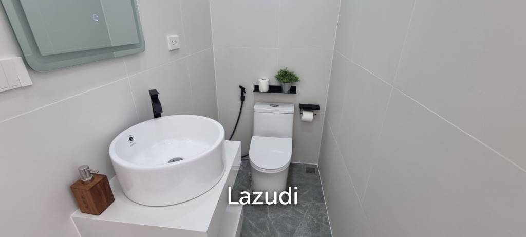 5 Bedrooms 6 Bathrooms 200 SQ.M. Srisuk Villa