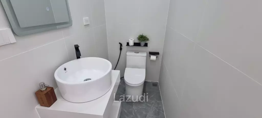 5 Bedrooms 6 Bathrooms 200 SQ.M. Srisuk Villa
