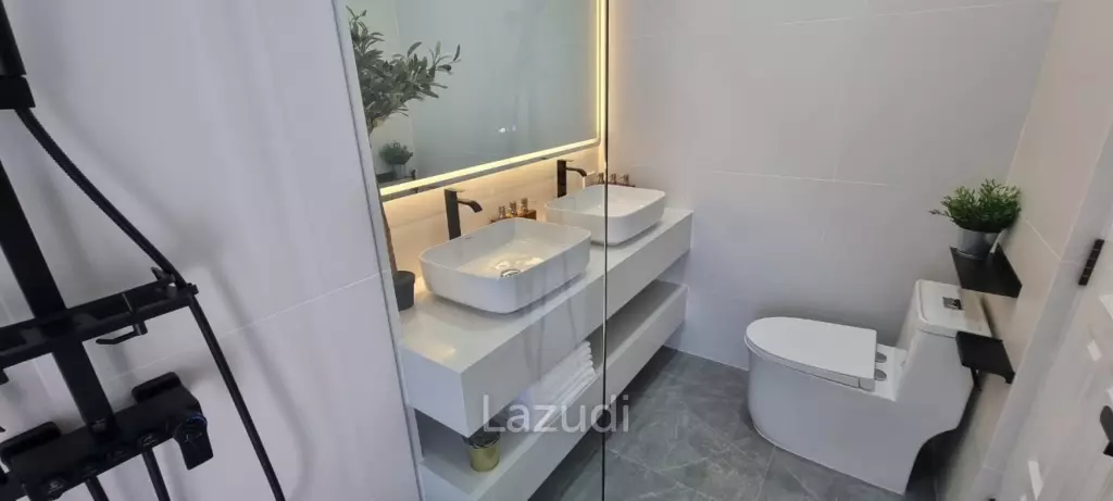 5 Bedrooms 6 Bathrooms 200 SQ.M. Srisuk Villa