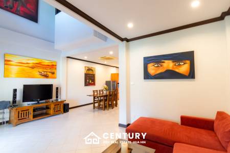 Beautiful 3 bed Villa in Resort close to downtown