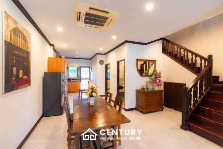 Beautiful 3 bed Villa in Resort close to downtown