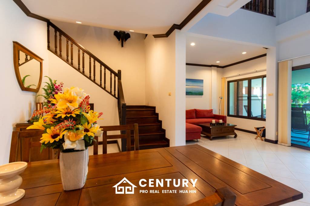 Beautiful 3 bed Villa in Resort close to downtown