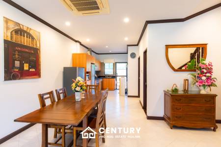 Beautiful 3 bed Villa in Resort close to downtown