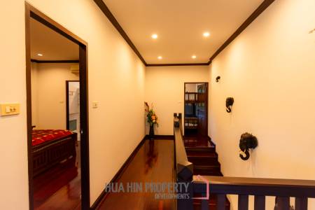 Beautiful 3 bed villa in resort close to downtown