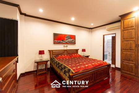 Beautiful 3 bed Villa in Resort close to downtown