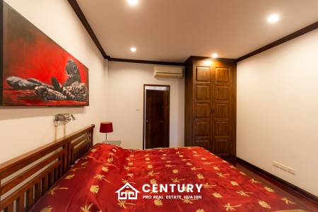 Beautiful 3 bed Villa in Resort close to downtown