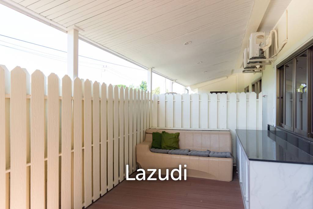 Beautiful 3 bed Villa in Resort close to downtown