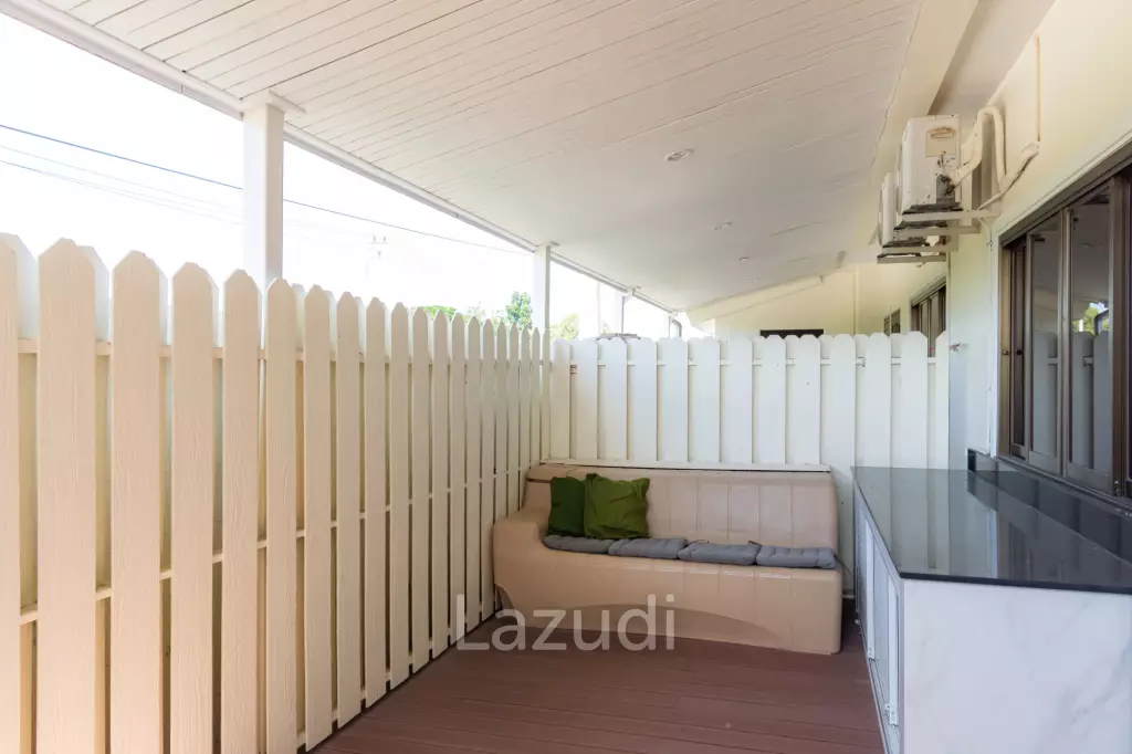 Beautiful 3 bed Villa in Resort close to downtown