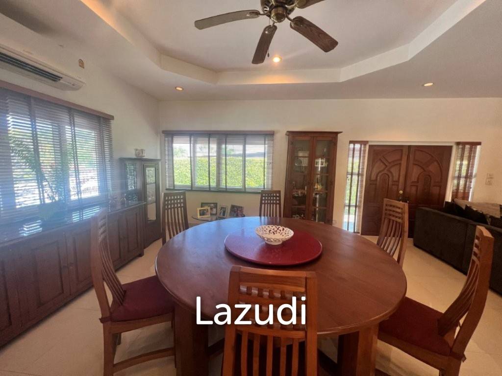 STUART PARK : Luxury 4 Bed Pool Villa on quiet corner plot