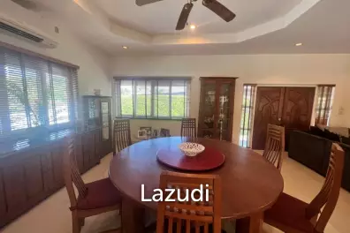 STUART PARK : Luxury 4 Bed Pool Villa on quiet corner plot