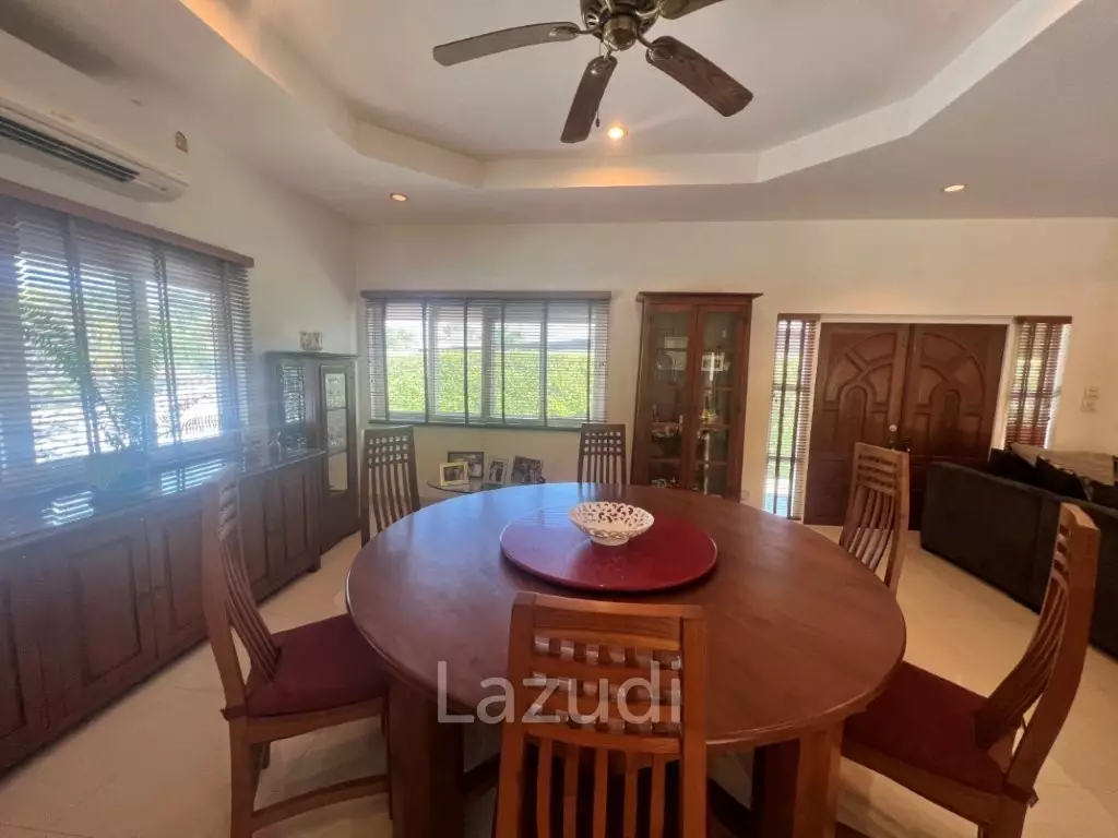 STUART PARK : Luxury 4 Bed Pool Villa on quiet corner plot