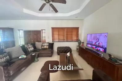 STUART PARK : Luxury 4 Bed Pool Villa on quiet corner plot