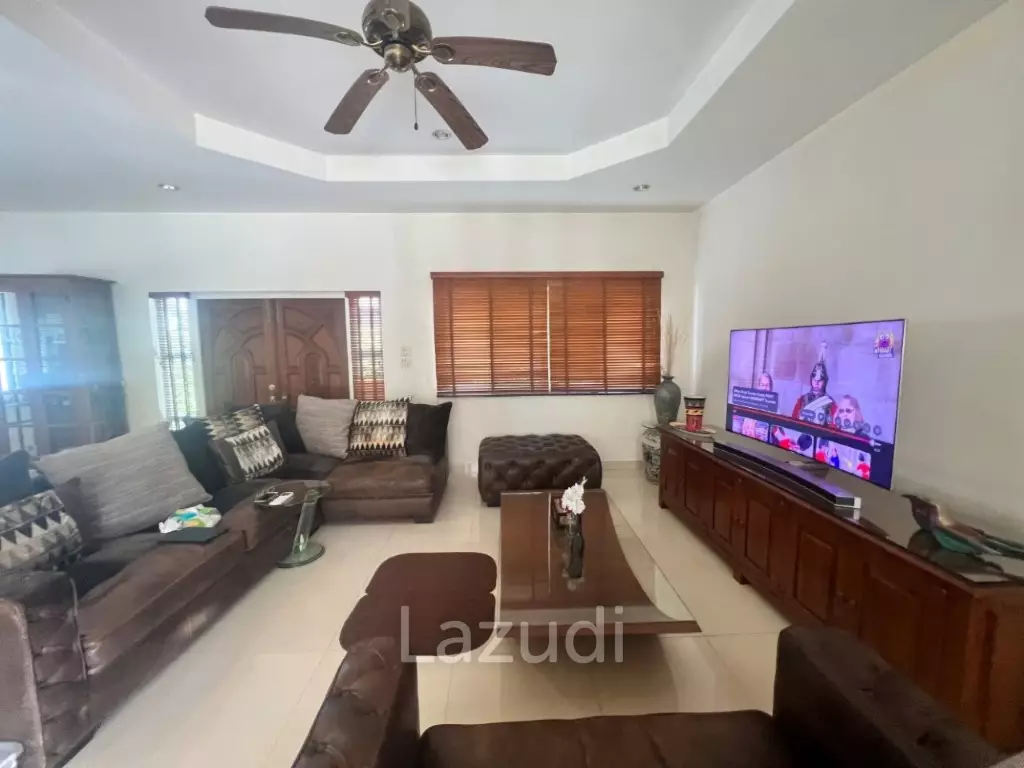 STUART PARK : Luxury 4 Bed Pool Villa on quiet corner plot