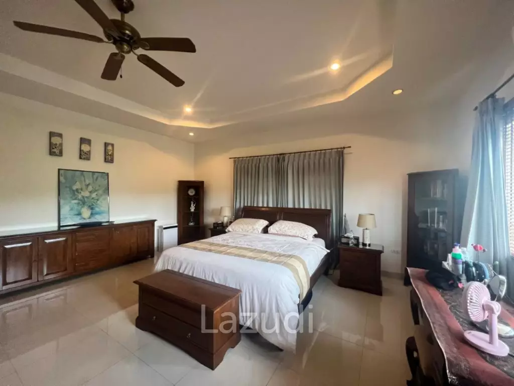 STUART PARK : Luxury 4 Bed Pool Villa on quiet corner plot