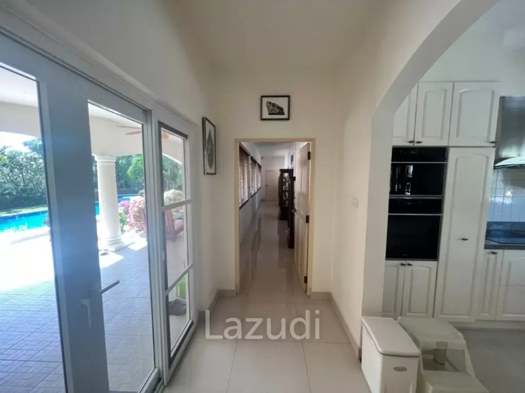 STUART PARK : Luxury 4 Bed Pool Villa on quiet corner plot